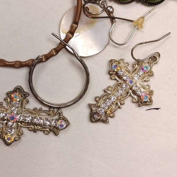 Assorted Jewelry Collection - Picture 9 of 10